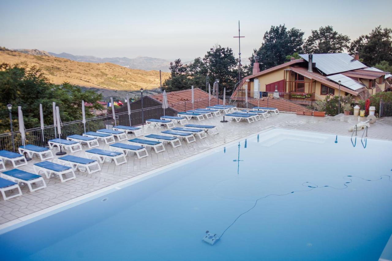 Agri-Hotel Da Marianna Resort & Spa Santa Domenica Vittoria Exterior photo