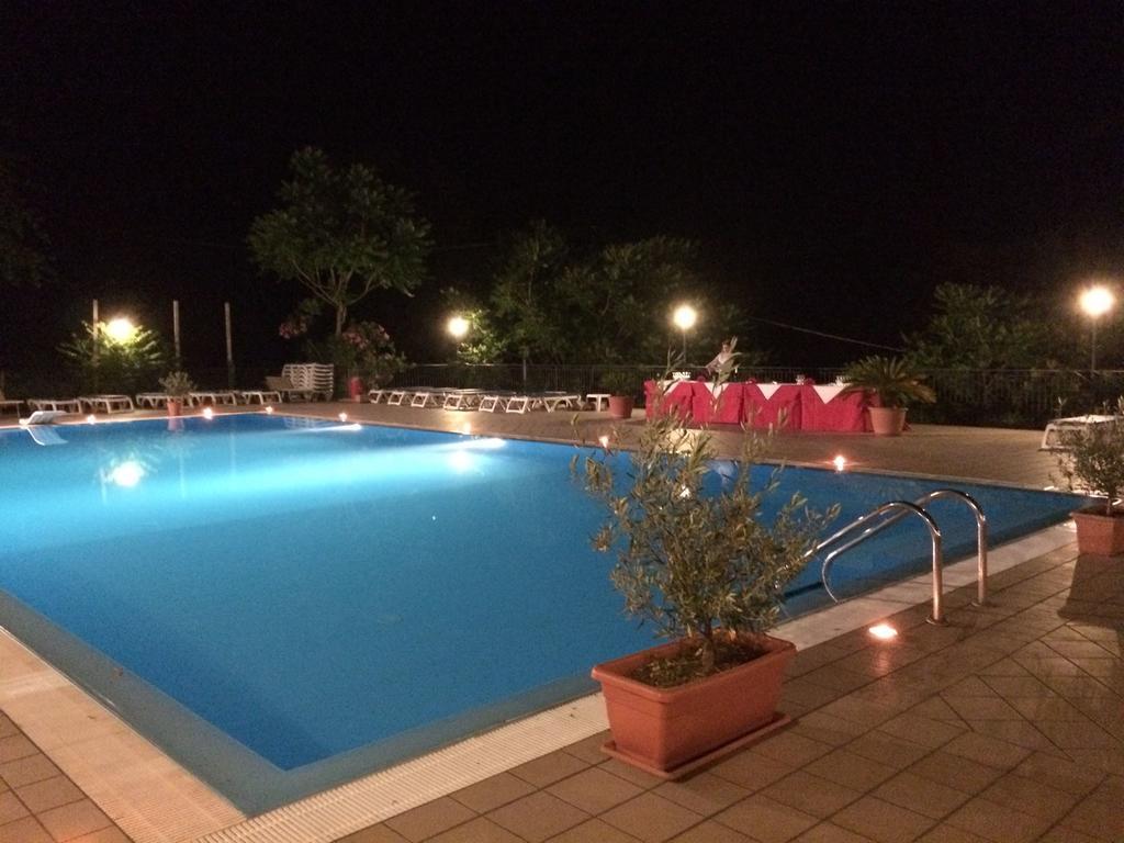 Agri-Hotel Da Marianna Resort & Spa Santa Domenica Vittoria Exterior photo