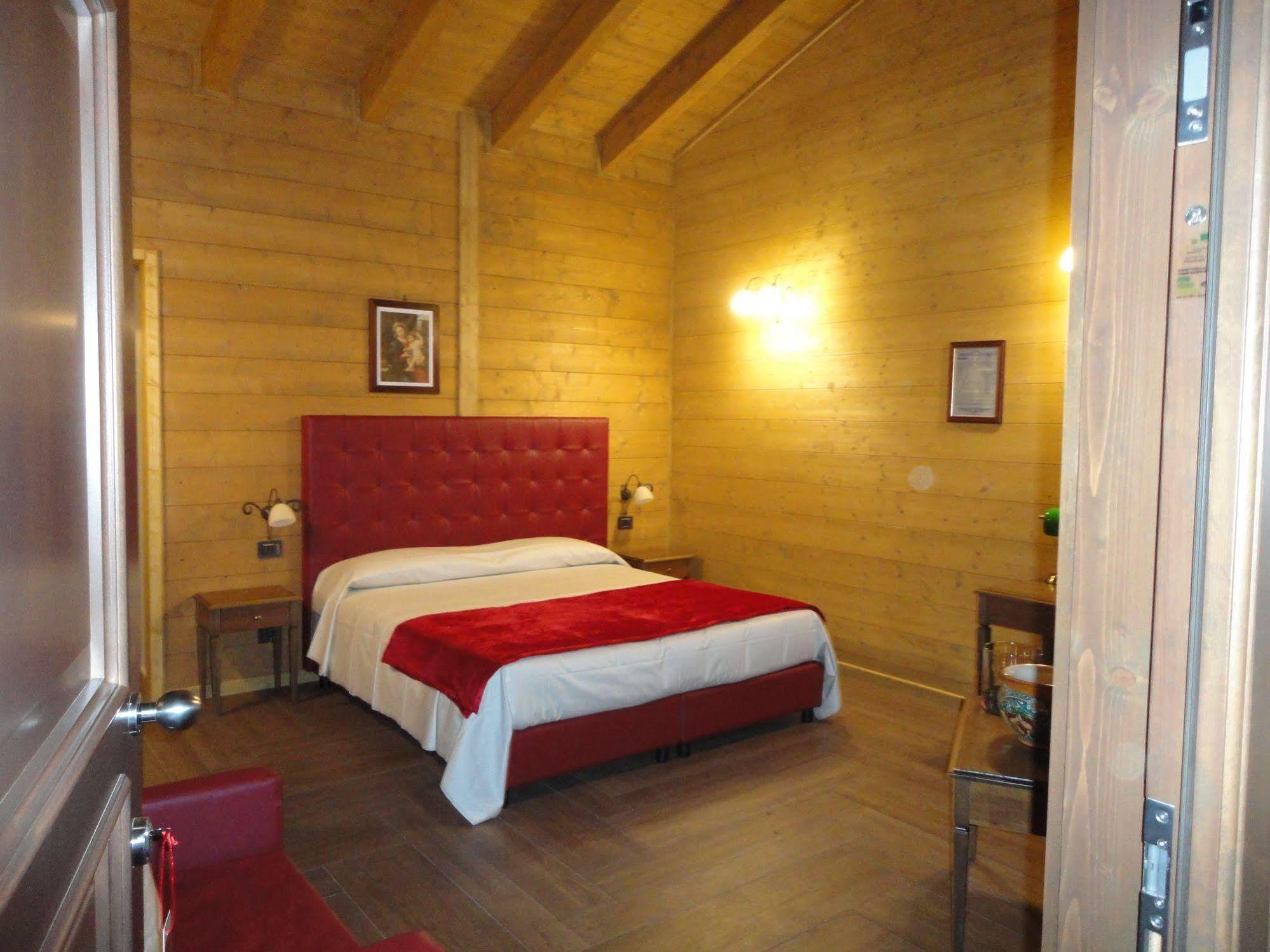 Agri-Hotel Da Marianna Resort & Spa Santa Domenica Vittoria Exterior photo